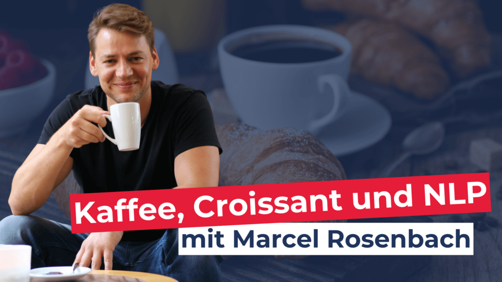 Marcel mit Kaffee in der Hand